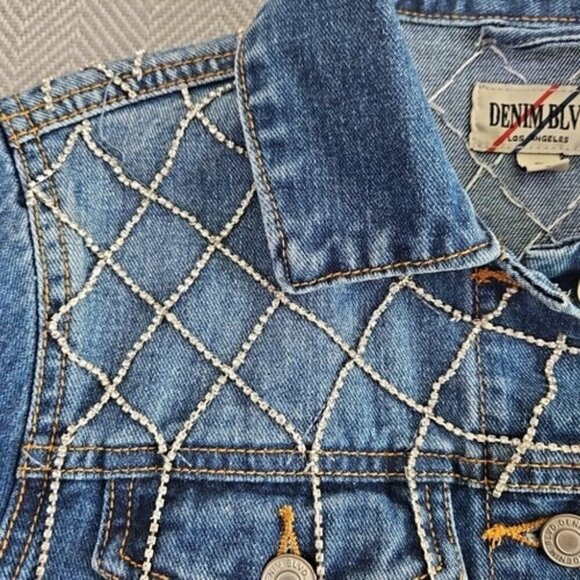 NWT Denim Blvd Los Angeles Denim Jacket Women's Size Small Bling Rhinestoned - Picture 5 of 14